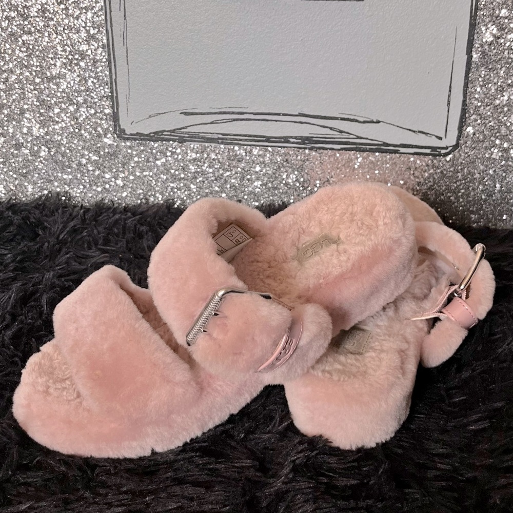 UGG